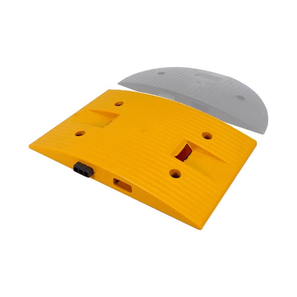 Rubber Covered Speed Bump 50 x 33 cm Rubber Covered Speed Bump 50 x 33 cm