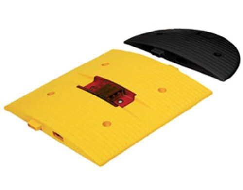 Speed Bump With Solar Flashers 50 x 50 x 4,5 cm