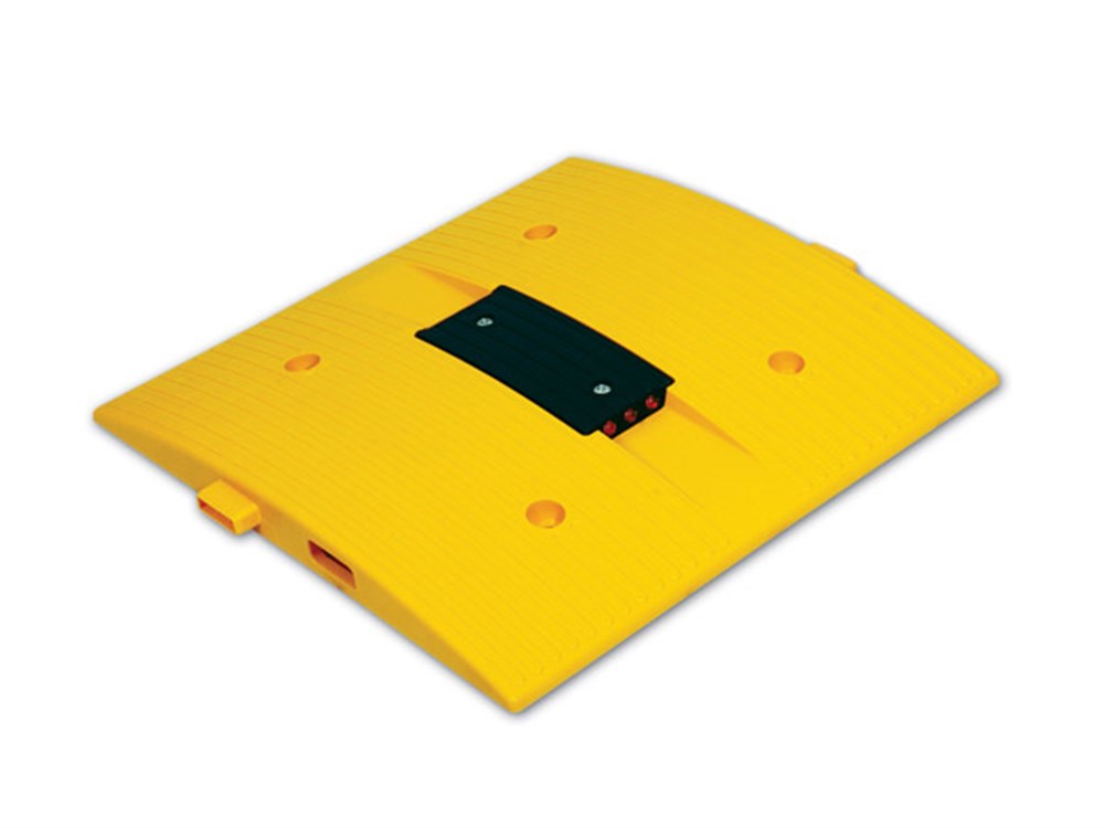 Speed Bump with Cat Eyes 50 x 50 x 4,5 cm