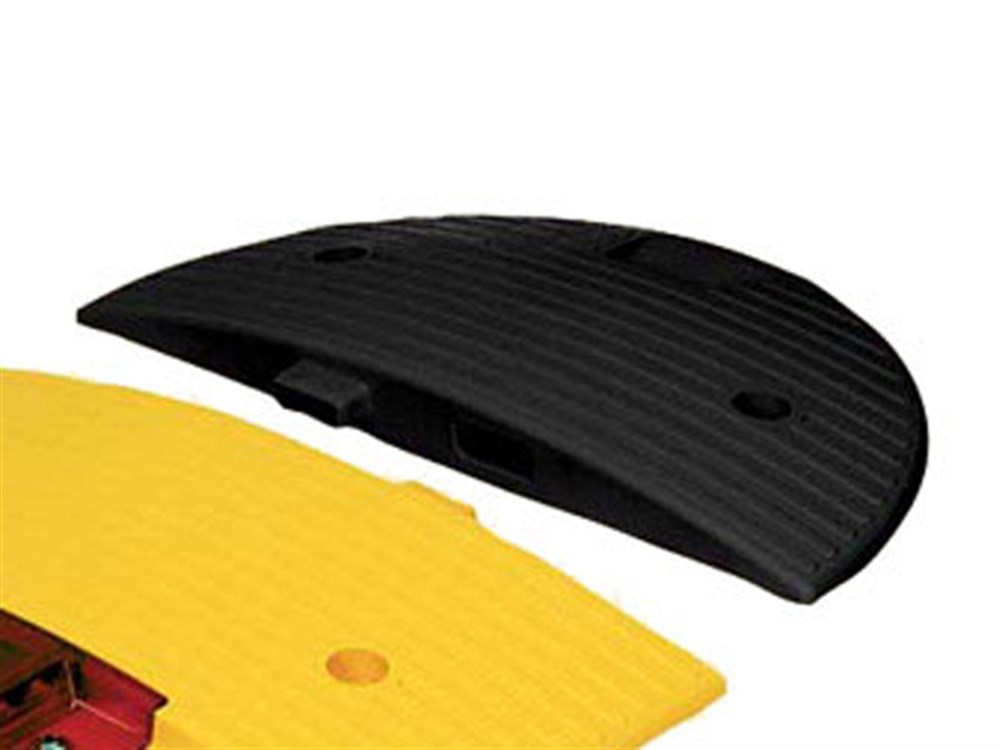 Speed Bump With Solar Flashers Cover 25 x 50 x 4,5 cm