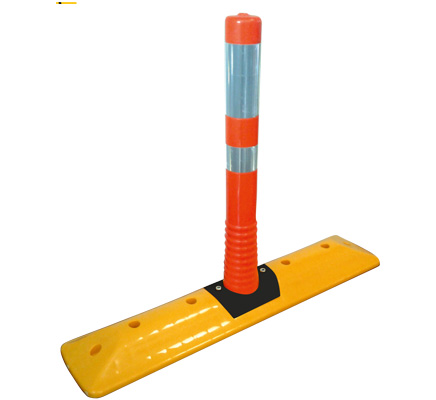 road separator with 75 cm delineator
