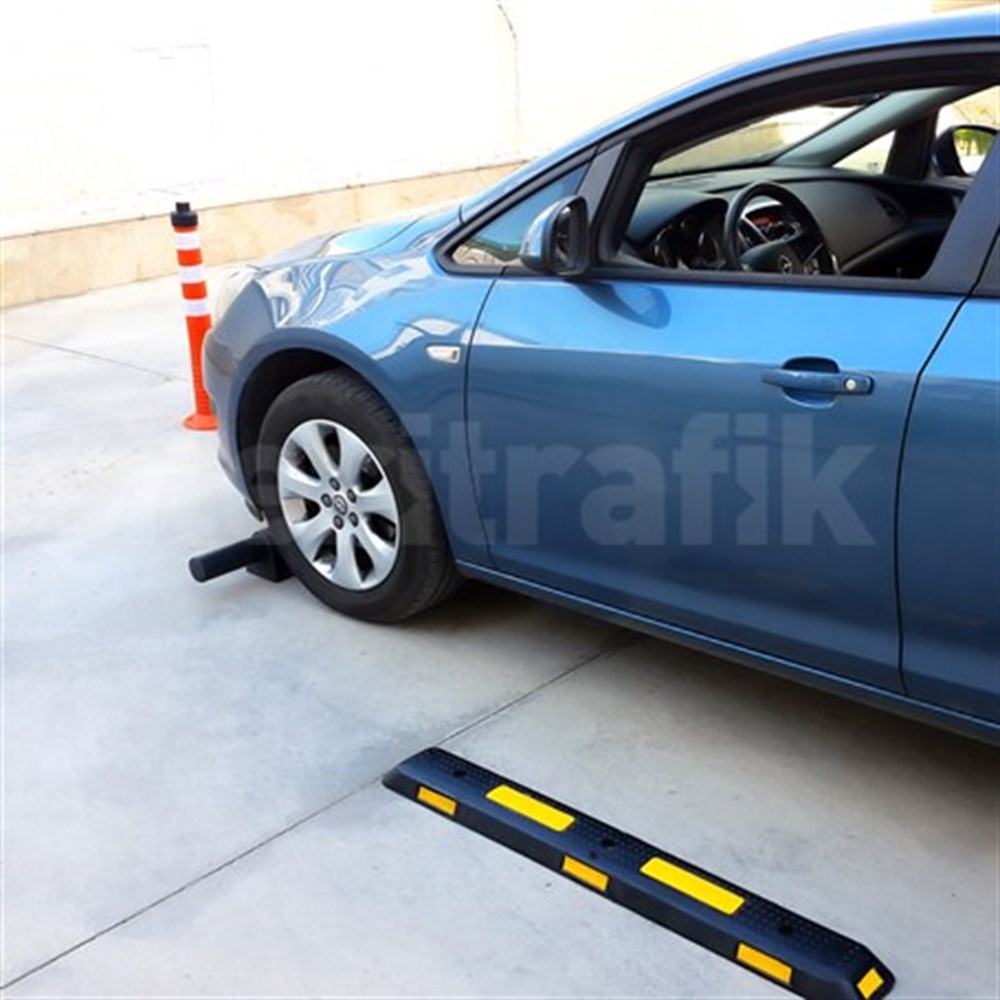 PE-Covered Steel Car Stopper-6
