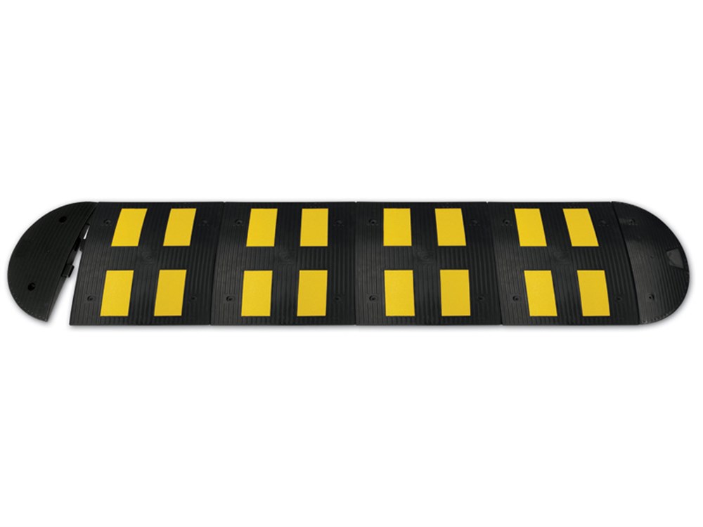 PL-01-400-8 Rubber Speed Bump with 6 Reflective Stripes 500 x 600 x 45 mm
