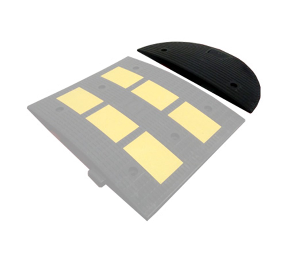 Rubber Covered Speed Bump Cover 60 x 30 x 4,5 cm Rubber Covered Speed Bump Cover 60 x 30 x 4,5 cm