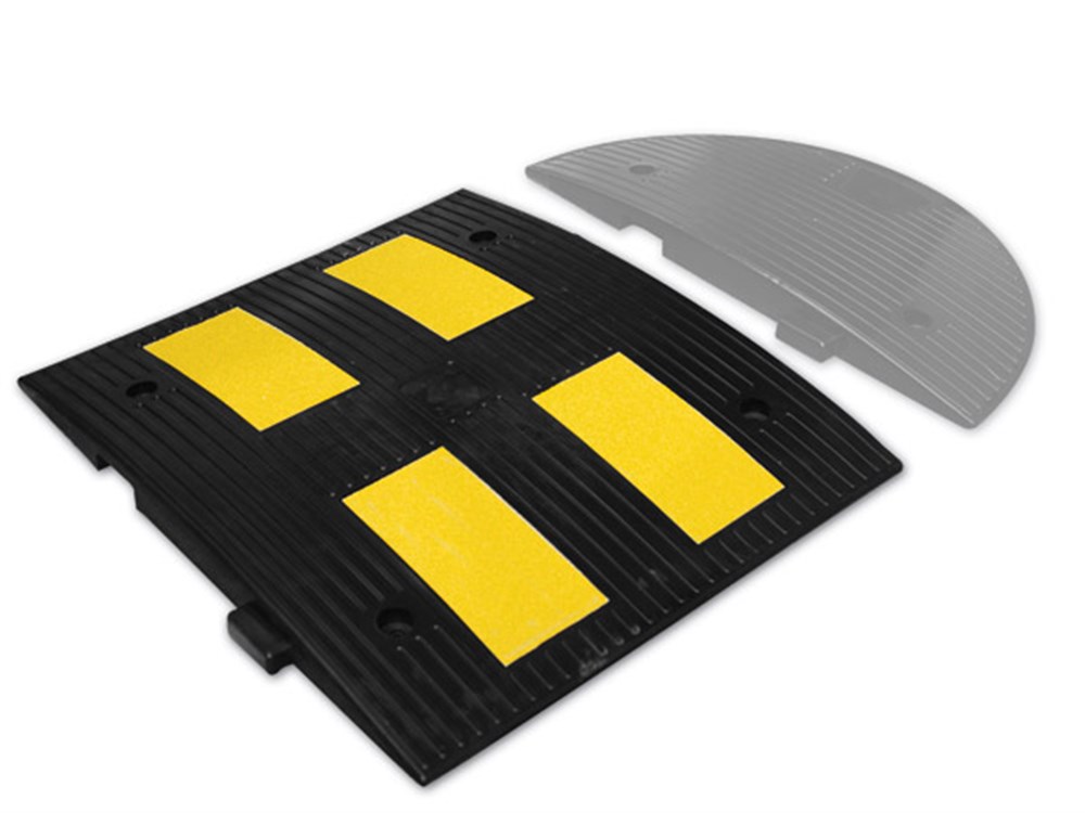 Rubber Covered Speed Bump 50 x 60 x 4,5 cm Rubber Covered Speed Bump 50 x 60 x 4,5 cm